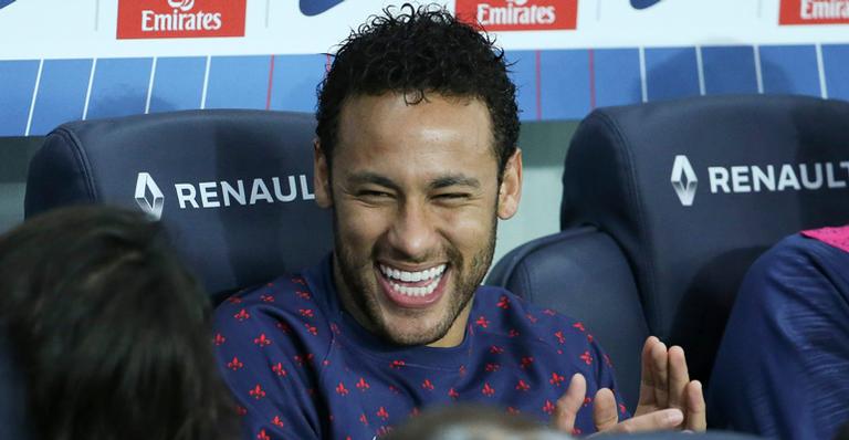 Neymar Jr. é o quinto atleta mais bem pago do mundo