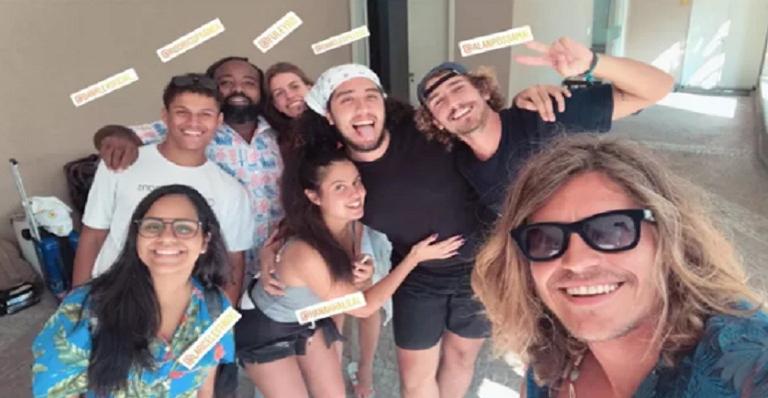 Integrantes do Big Brother Brasil se reúnem e embarcam para viagem juntos