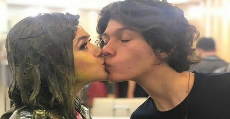 Namorado de Maisa encanta seguidores com atitude para lá de romântica