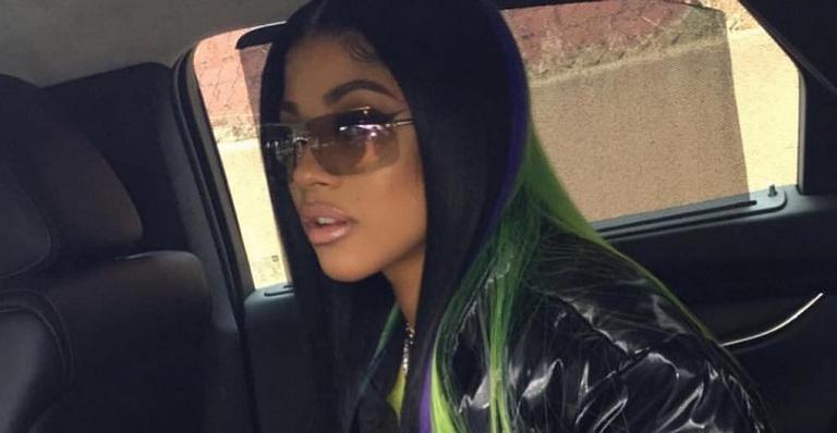 Cardi B mostra demais em momento íntimo e fãs ficam perplexos: ”Como assim gente?”