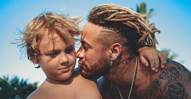 Davi Lucca, filho de Neymar Jr, curte dia em Paris com a tia Rafaella Santos e detalhe impressiona