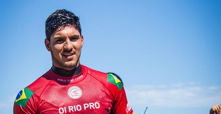 Gabriel Medina comenta foto de fio-dental de blogueira e choca fãs