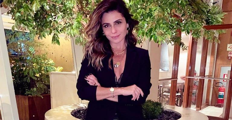 Giovanna Antonelli relembra viagem às Bahamas e surpreende com decote generoso