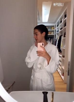Bruna Marquezine exibe banheiro luxuoso de sua mansão