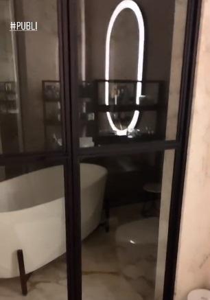 Bruna Marquezine exibe banheiro luxuoso de sua mansão