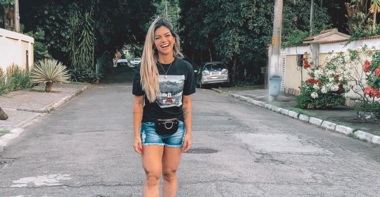 Kelly Key posta foto de calcinha e faz desabafo sobre o corpo: ”Minguada”