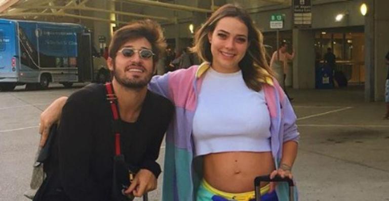 Grávida, Carol Dantas exibe carrinho de bebê gigante e choca a web