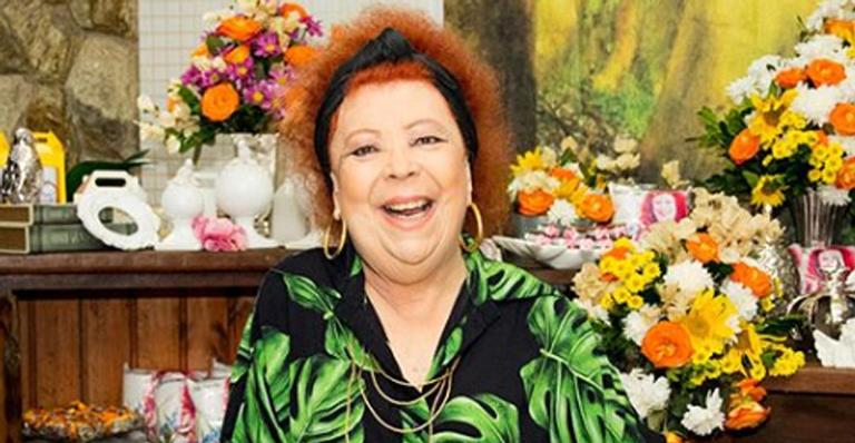 Familiares e amigos dão último adeus a sambista Beth Carvalho