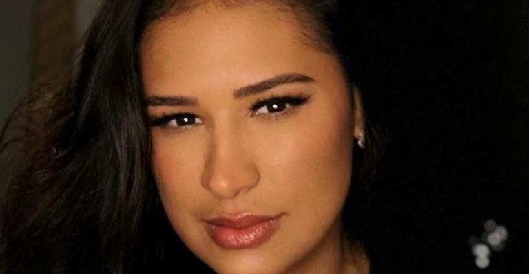 Mais magra, Simone entra em vestido e comemora: ”Não estava cabendo”