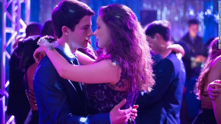 ’13 Reasons Why’ é responsável por aumento de suicídios entre adolescentes, diz estudo