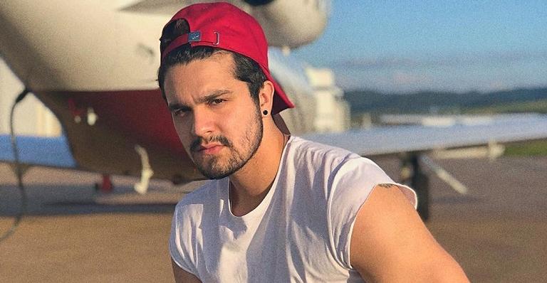 Em meio a temporal, Luan Santana atrasa show em duas horas e fãs ficam na lama