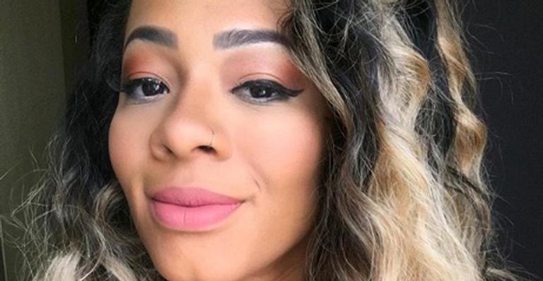 Atriz Juliana Diniz emociona ao falar sobre morte da filha: ”Vontade de ir embora”