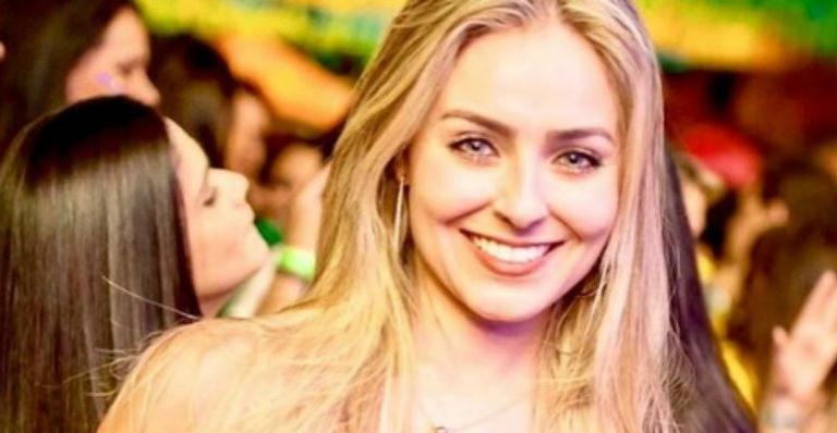 Campeã do BBB19, Paula finalmente beija seu ‘príncipe’ pela primeira vez após reality