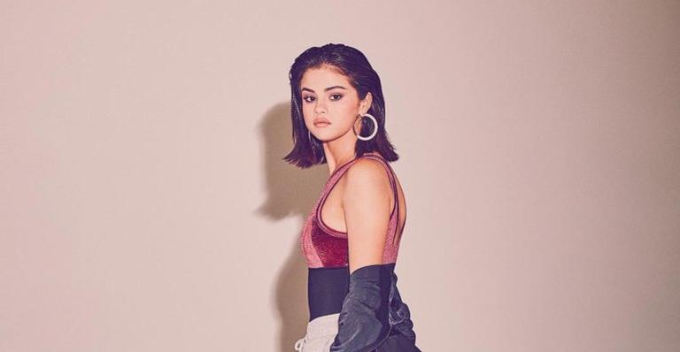 Selena Gomez cria linha de biquínis inspirados em sua cicatriz