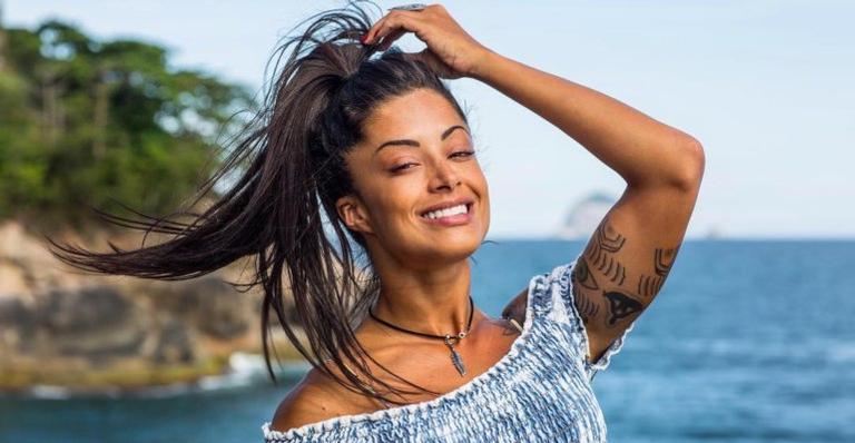 Aline Riscado aparece irreconhecível e choca a web