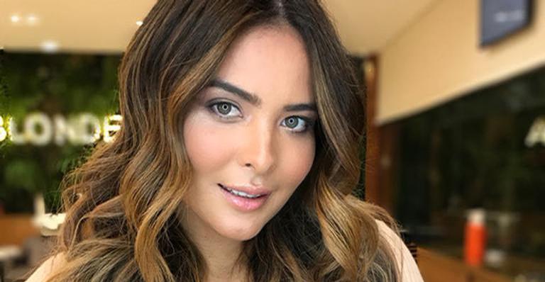 Geisy Arruda coloca bumbum para jogo em clique ousado e desabafa: ”Ditadura da beleza”