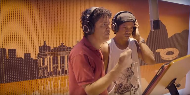 Ronaldinho Gaúcho e Jorge Vercillo soltam as vozes em gravação de música que crítica política