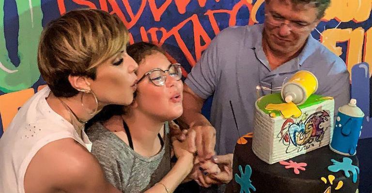 Ana Furtado e Boninho promovem festão para comemorar aniversário da filha