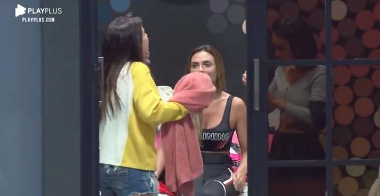 Nicole Bahls e Camila Colombo trocam farpas no ‘Power Couple’