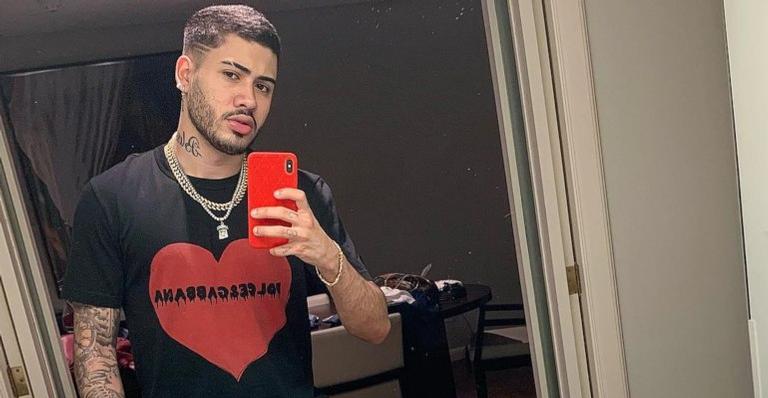 Mc Kevinho posta foto ousada e fãs criticam atitude: ”Poderia ser de shorts”