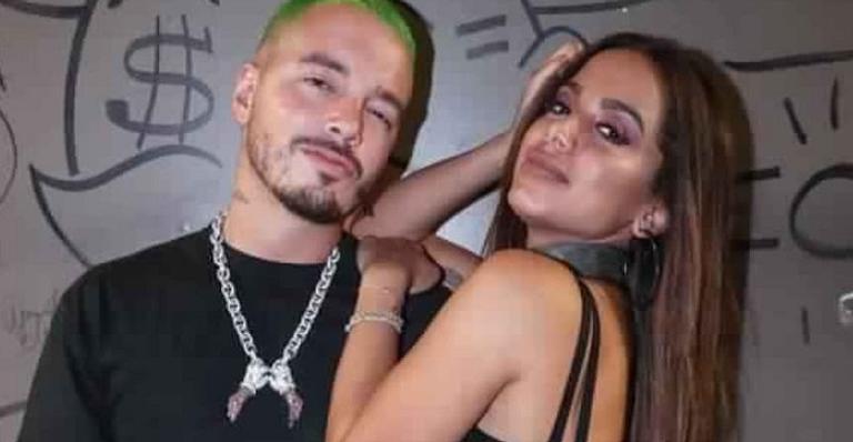 Com fotos ousadas, Anitta se declara para J Balvin: ”Amor da minha vida, eu te amo”