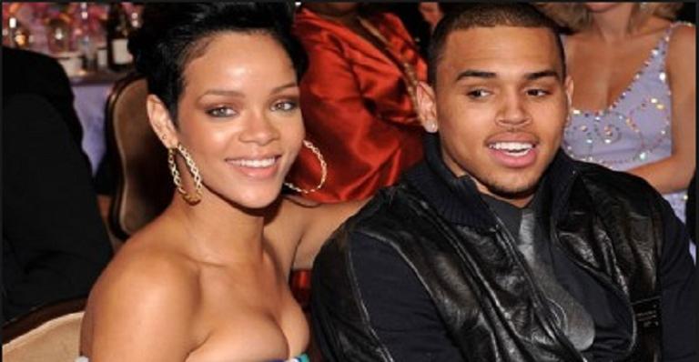 Após polêmica de agressão, Chris Brown comenta foto de Rihanna e divide opiniões na web