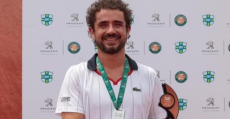 Felipe Andreoli celebra conquista na TV Globo: ”Amor e vontade não faltará”