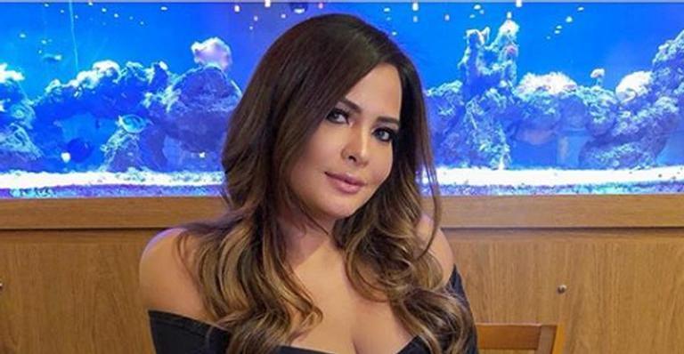 Geisy Arruda quase mostra demais em clique ousado de maiô
