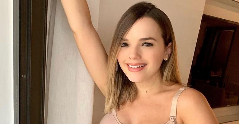 Thaeme impacta fãs ao mostrar barriga sequíssima 16 dias após o parto