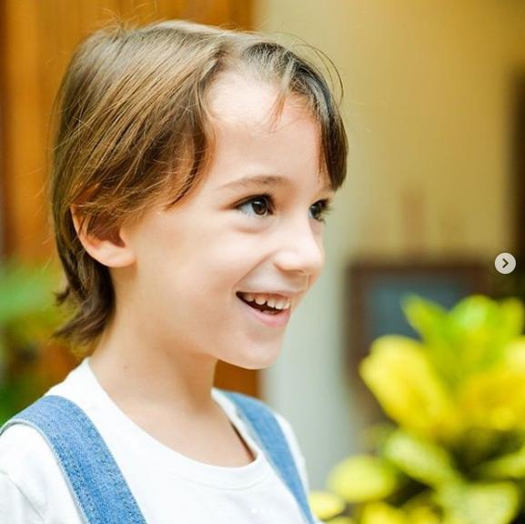 Alinne Moraes divide cliques raríssimos com o filho, Pedro