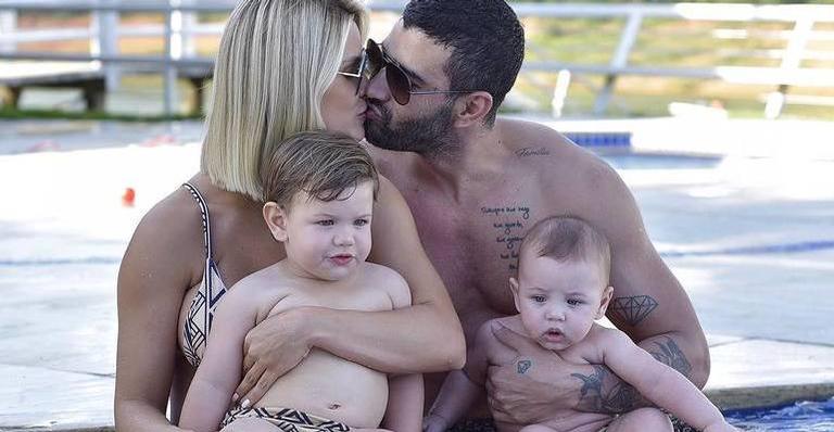 Com os seios operados, Andressa Suita mostra ‘jeitinho’ que encontrou para cuidar dos filhos