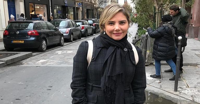 Heloísa Perissé encanta a todos ao comprar panos de prato de criança carente