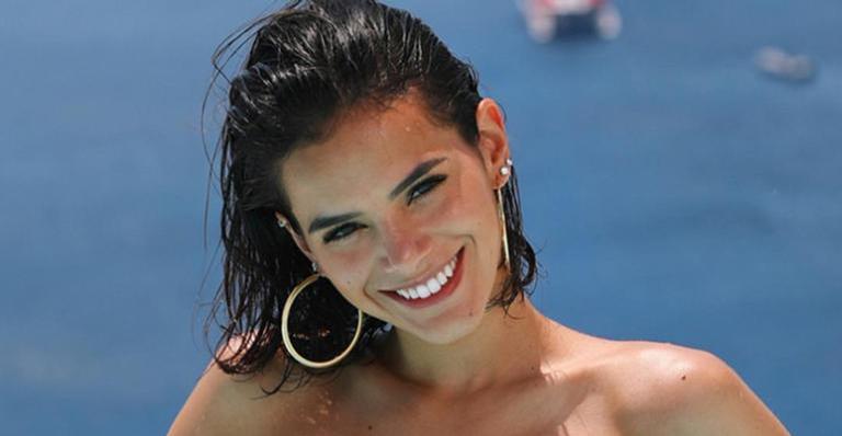 Lembra dessa época? Bruna Marquezine relembra foto de quando era criança e mostra que não mudou nada