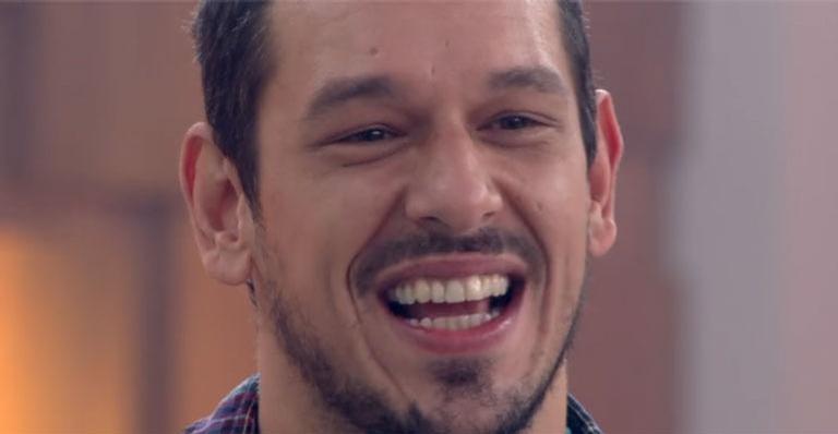 Solteiro, João Vicente de Castro declara: ”Não beijo mais famosas”