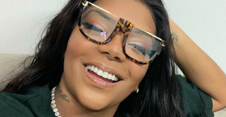 Ludmilla posa no hospital com a família após complicações na coluna: ”Sempre juntas”