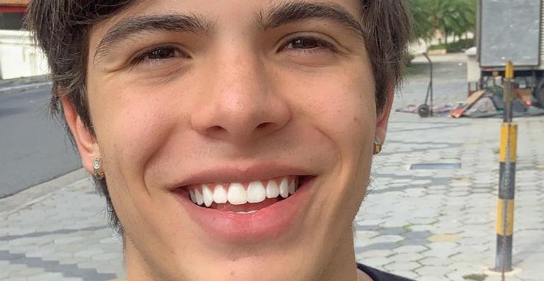 Thomaz Costa se pronuncia após suposto vídeo íntimo com homem ser divulgado