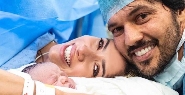 Filho de Patricia Abravanel faz ensaio fotográfico inspirado na vida de Silvio Santos