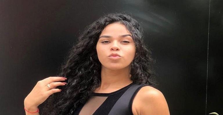 Elana do BBB19 realiza sonho de criança e se emociona ao contar para os fãs