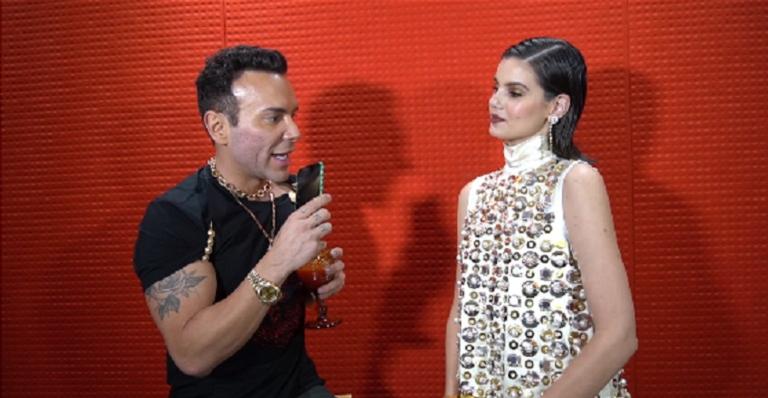Camila Queiroz abre o jogo sobre vida íntima e deixa Matheus Mazzafera impactado