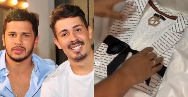 Carlinhos Maia ganha terno estilizado com 39 mil nomes de seguidores