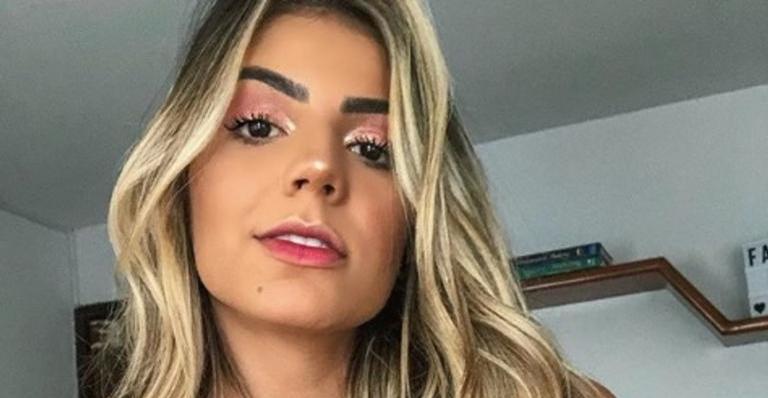 Ex-BBB Hariany aparece com máscara facial e assusta seguidores