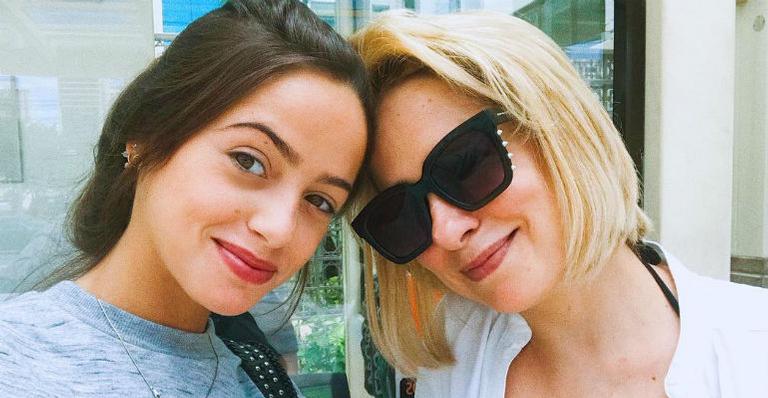 Aos 21 anos, filha de Paloma Duarte estreia na mesma novela que a mãe: ”Sempre sonhei”