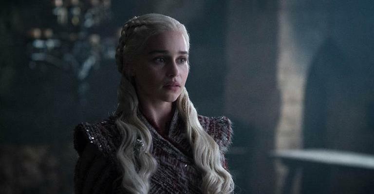 Emilia Clarke revela desespero ao descobrir final trágico de Daenerys em Game of Thrones