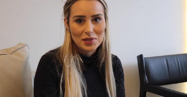 Ex-BBB entrega detalhes de cirurgia íntima e brinca com marido sobre recuperação