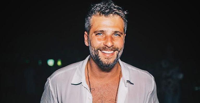 Após fim da novela, Bruno Gagliasso surge desmaiado em aeroporto