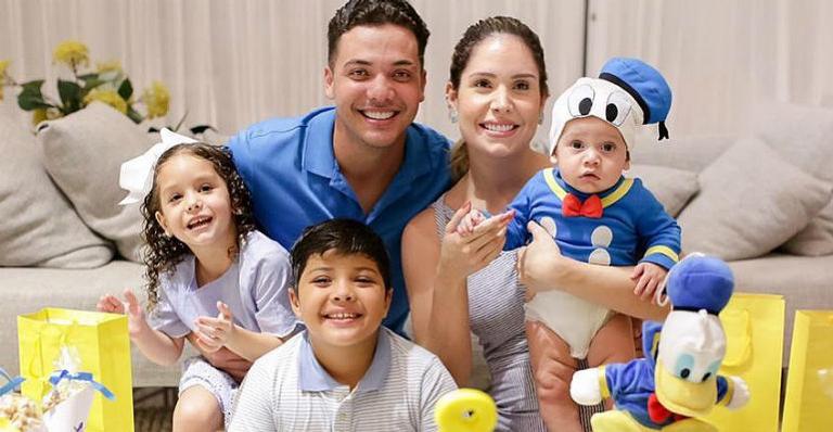 Wesley Safadão comemora o mesversário do caçula com festa temática