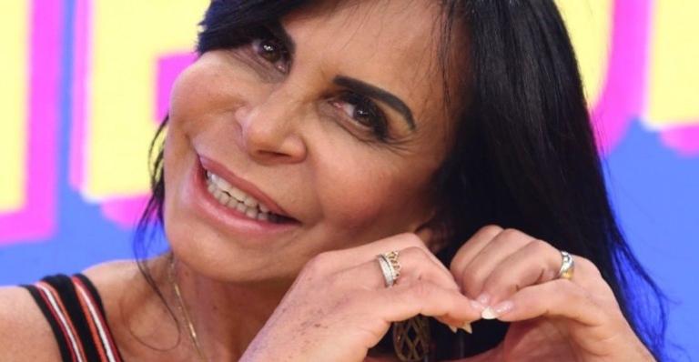 Ao exibir look do casamento de Carlinhos Maia, Gretchen é criticada: ”Seu vestido é muito feio”