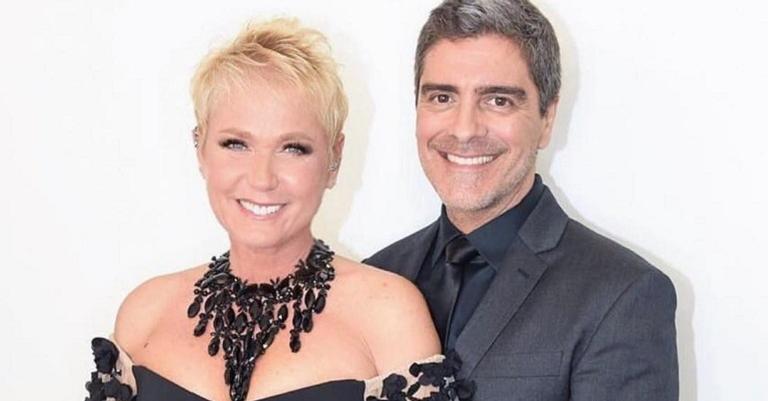 Junno Andrade, namorado de Xuxa, posta foto sensual da loira e a compara com moto: ”Quilometragem”