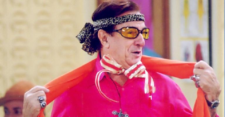 Aos 99 anos, astro global volta para atração humorística da emissora e fãs ficam em êxtase