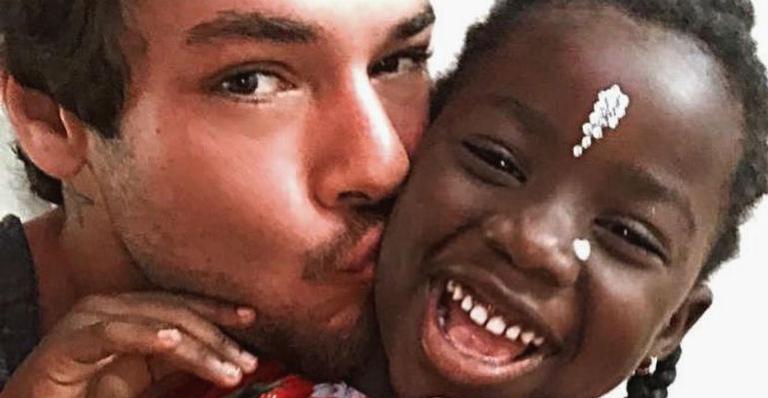 Titi rouba a cena no balé e Gian Luca Ewbank se derrete: ”Coração não aguenta”